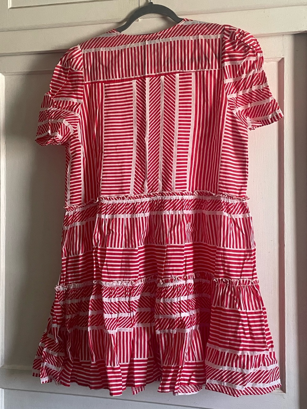 Aqua Puff Sleeve Red and White Striped Tiered V-Neck Mini Dress. Pre-Owned. - Picture 5 of 10